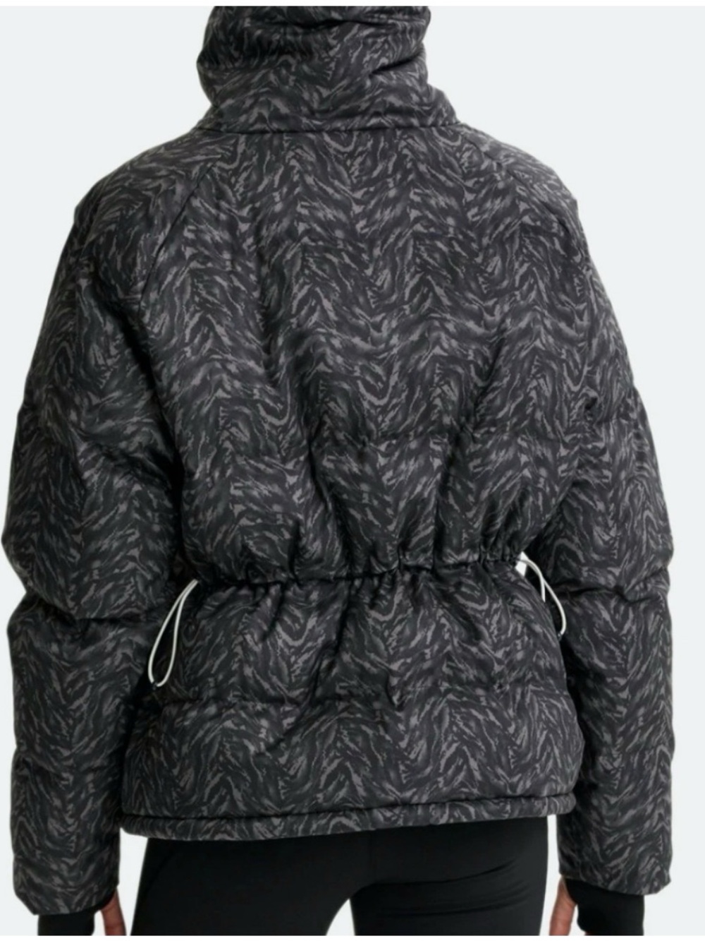 Varley Women’s Granville Puffer Jacket Dark Mono Zebra Pattern Size Small - Picture 2 of 11